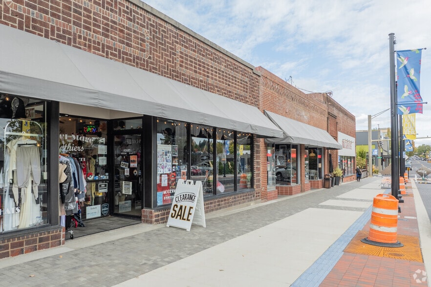 More Photos Of 1400 Main St, Vancouver Storefront For Sale