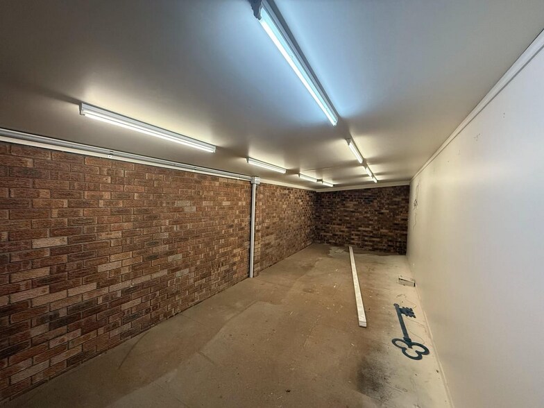 More Photos Of 1A Hughes St, Batemans Bay Showroom For Lease