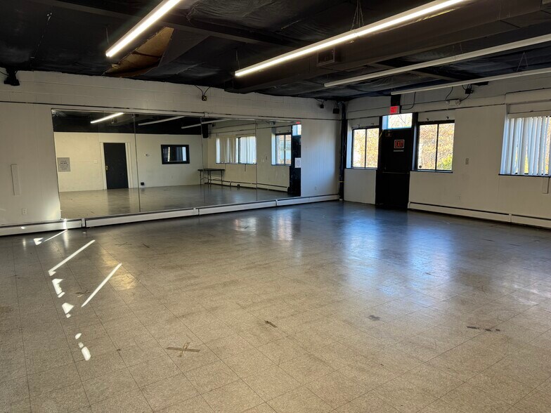 More Photos Of 48 Silas Deane Hwy, Wethersfield Office For Lease