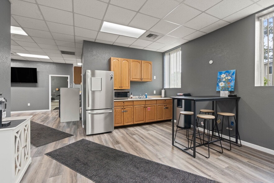 More Photos Of 630 W Shannon Ave, Spokane General Retail For Sale