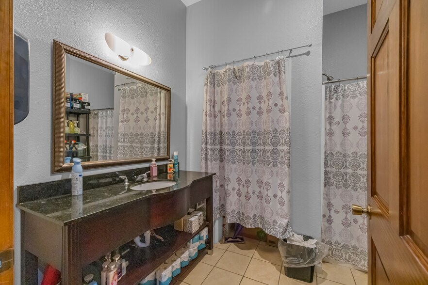 More Photos Of 1039 Boyds Crk, Seymour Freestanding For Sale