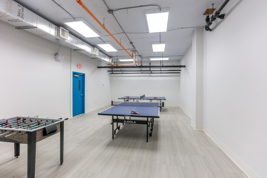 More Photos Of 1720 Harrison St, Hollywood Office Residential For Sale