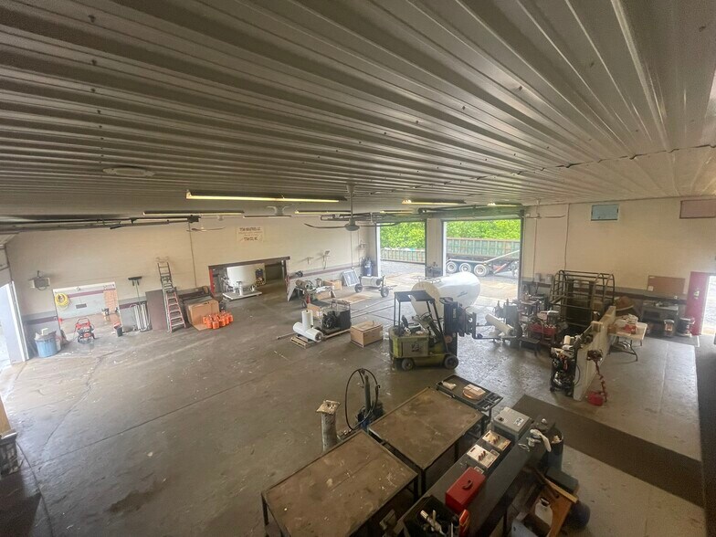 More Photos Of 5559 William Penn Hwy, Alexandria Warehouse For Sale