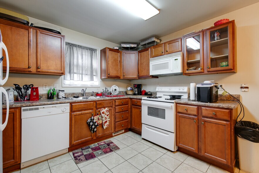 More Photos Of 2308 5th Ave, Richmond Apartments For Sale