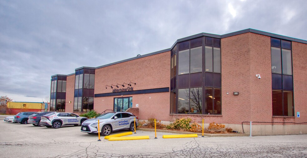 More Photos Of 2115 S Service Rd W, Oakville Warehouse For Sale