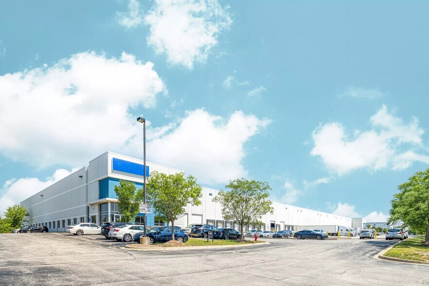 Primary Photo Of 2000 Arthur Ave, Elk Grove Village Distribution For Lease