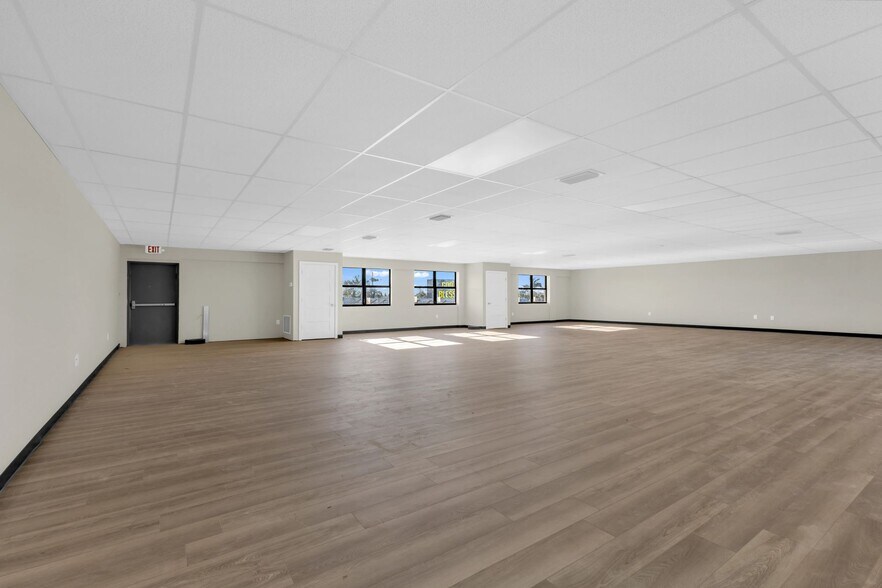 More Photos Of 3596 Tamiami Trl, Port Charlotte Unknown For Lease