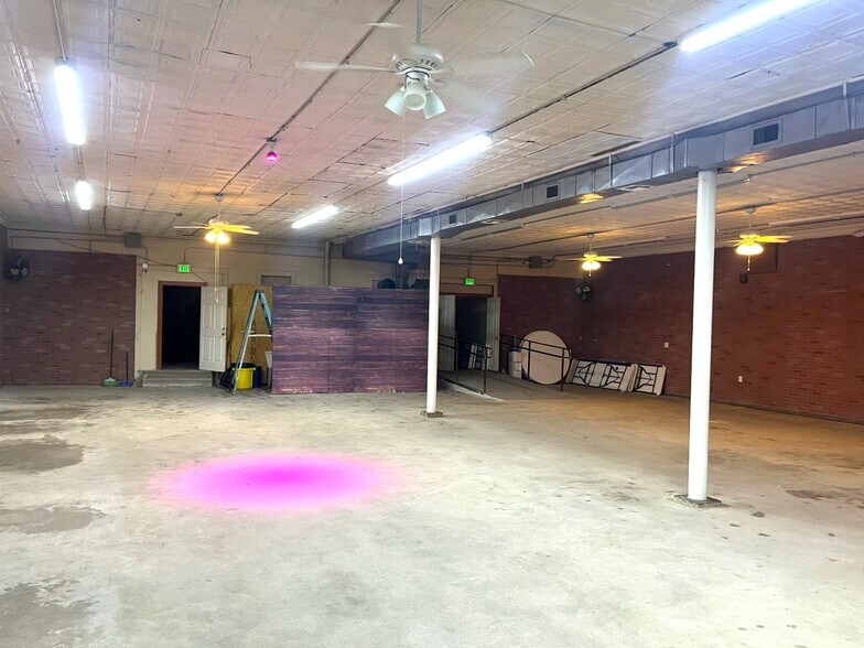 More Photos Of 109 N Chadbourne St, San Angelo General Retail For Sale