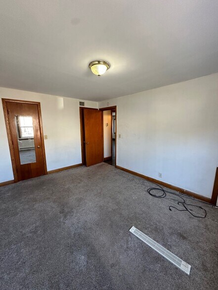 More Photos Of 10 SW 1st St, Christiansburg Apartments For Sale