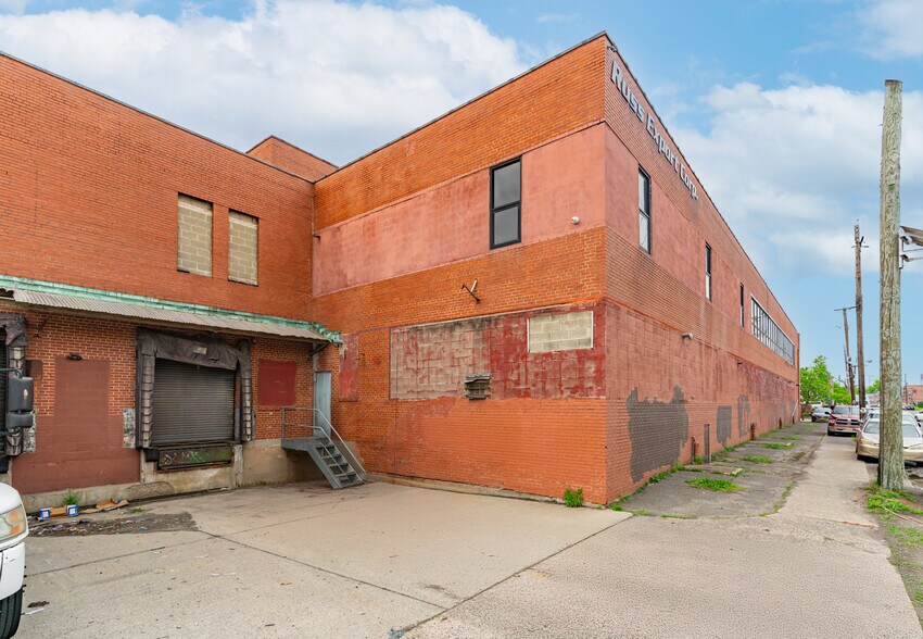 More Photos Of 150 Avenue L, Newark Warehouse For Sale