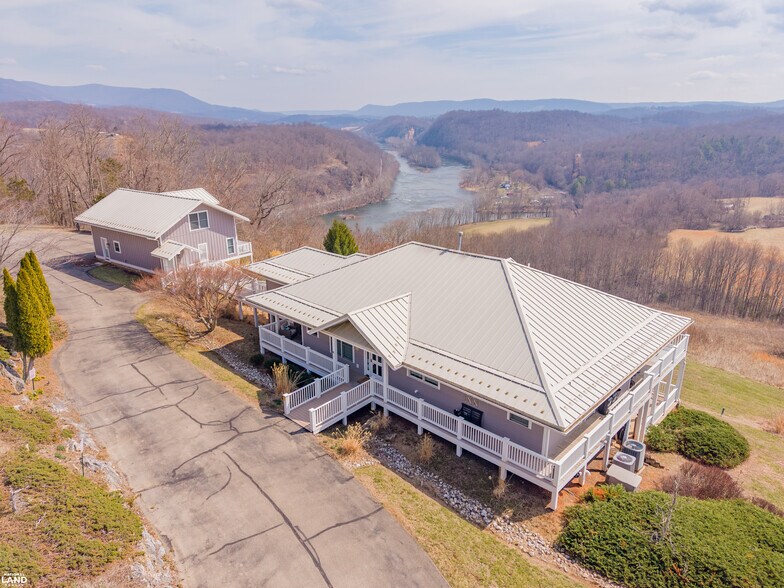 More Photos Of 125 River Ridge Dr, Pearisburg Hospitality For Sale