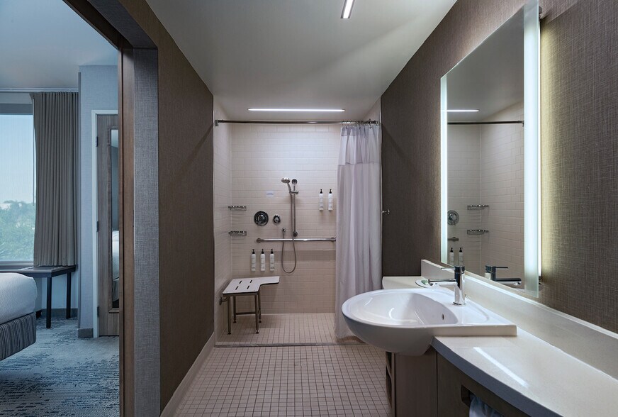 More Photos Of 1110 Discovery Blvd, Cedar Park Hotel For Sale