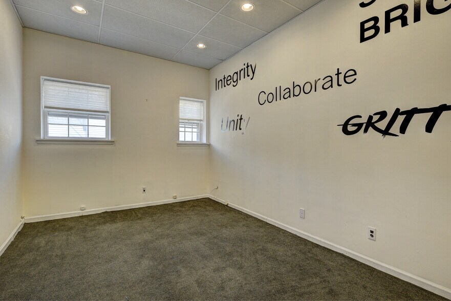 More Photos Of 528-538 Bloomfield Ave, Verona Storefront For Lease