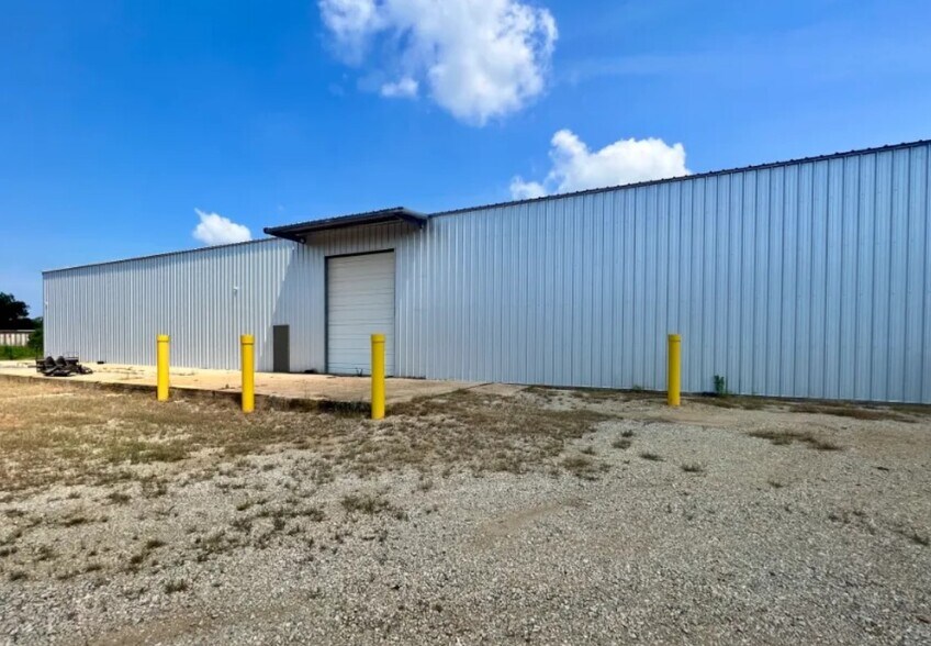 More Photos Of 301 Gundy Ln, Enterprise Warehouse For Lease