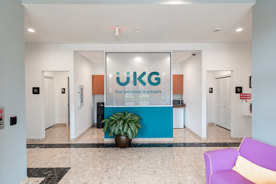 More Photos Of 2002 Ultimate Way, Weston Office For Lease
