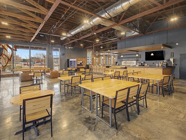 More Photos Of 39 West St, Pittsboro Restaurant For Lease