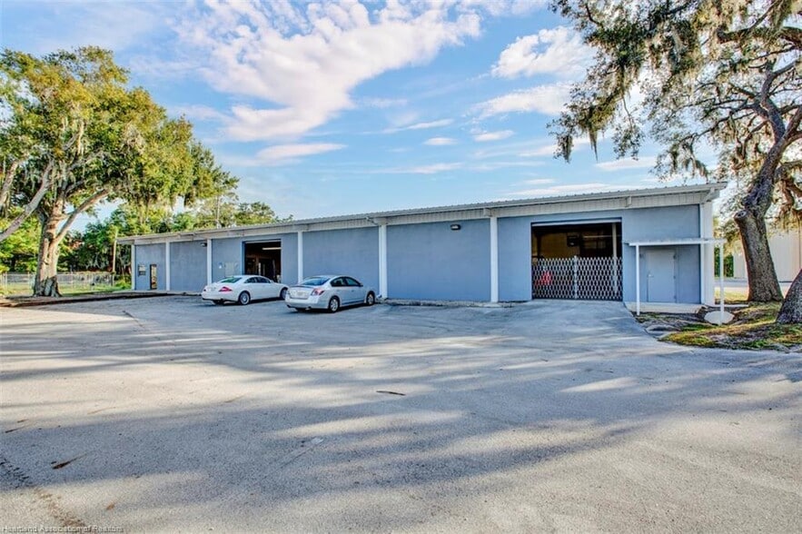527 POMEGRANTE AVE  
