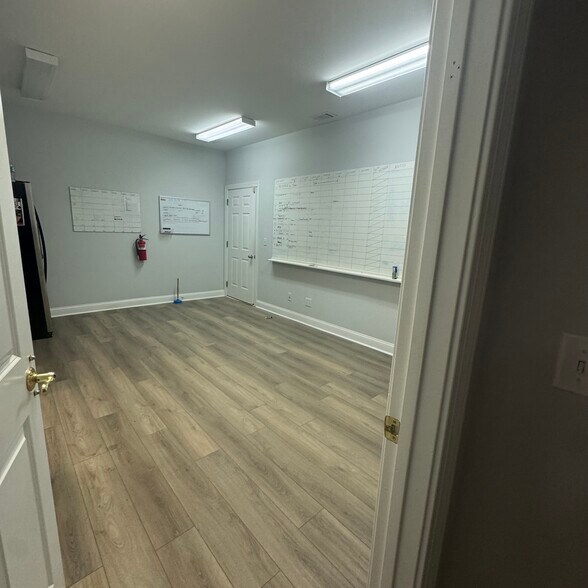 More Photos Of 452 Browns Cove Rd, Ridgeland Flex For Sale