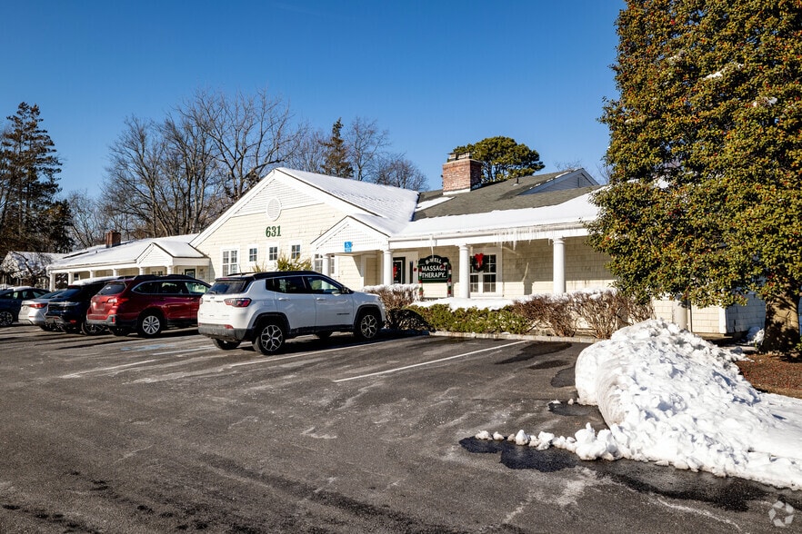 More Photos Of 631 Montauk Hwy, West Islip Medical For Lease