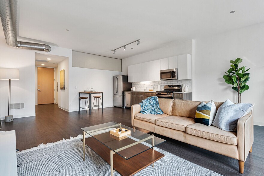 More Photos Of 1980 N Milwaukee Ave, Chicago Apartments For Lease