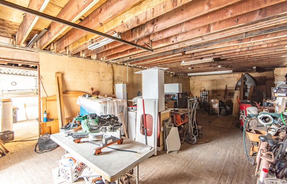 More Photos Of 2250 W Palm Ave, Hialeah Office For Sale