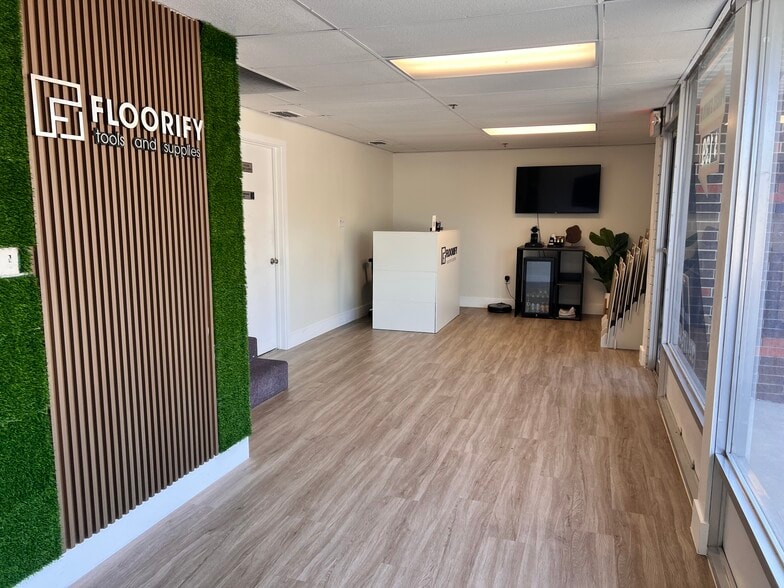 More Photos Of 6121-6131 Anno Ave, Orlando Warehouse For Lease