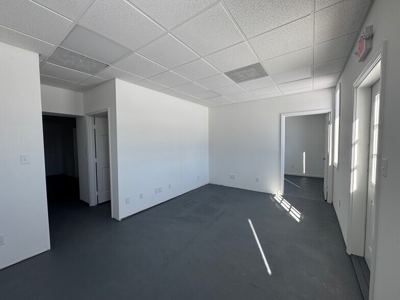 More Photos Of 1586 Paw Paw Ave, Benton Harbor Warehouse For Sale