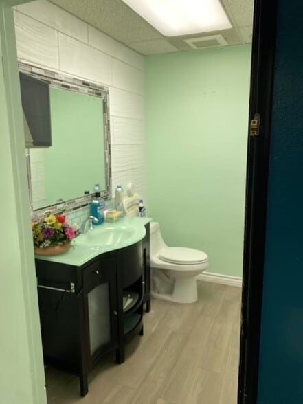 More Photos Of 240-250 W Whittier Blvd, La Habra Auto Repair For Lease