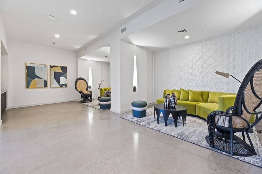 More Photos Of 2040-2060 N Scottsdale Rd, Scottsdale Apartments For Lease