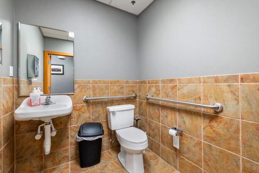 More Photos Of 5955 Mt Rushmore Rd, Rapid City Storefront Retail Office For Sale