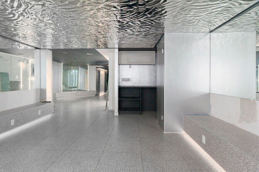 More Photos Of 214-216 E 9th St, New York Apartments For Lease