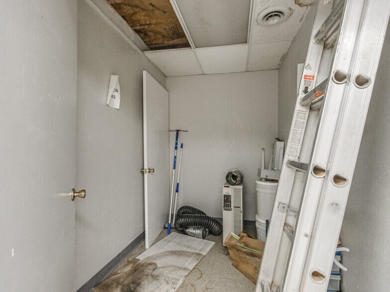 More Photos Of 5835 S Pennsylvania Ave, Oklahoma City Medical For Sale