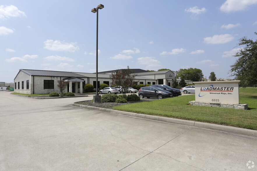 Primary Photo Of 6935 Brittmoore Rd, Houston Warehouse For Lease
