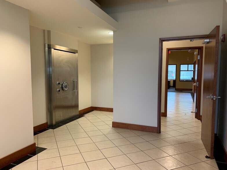 More Photos Of 4100 Corporate Center Dr, Springdale Office For Lease