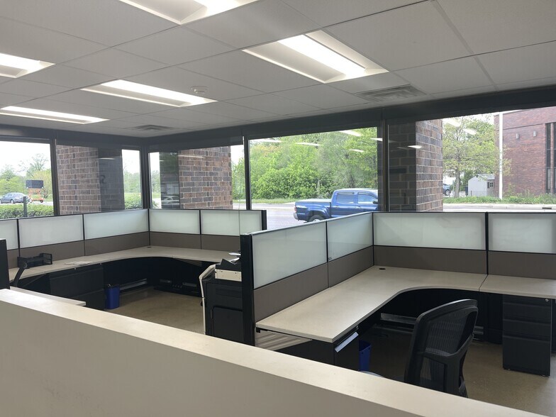 More Photos Of 5301 Dempster St, Skokie Medical For Lease