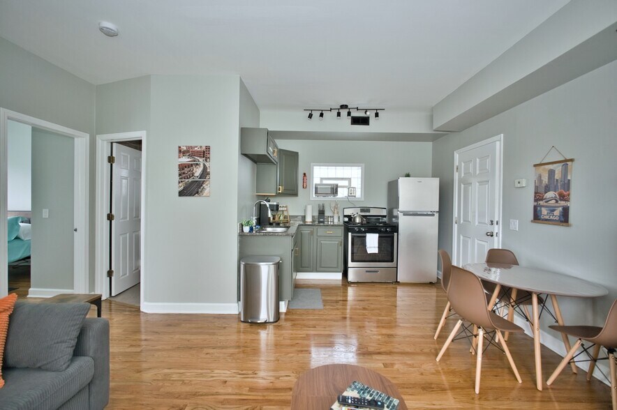 More Photos Of 3034-3040 W Montrose Ave, Chicago Apartments For Sale