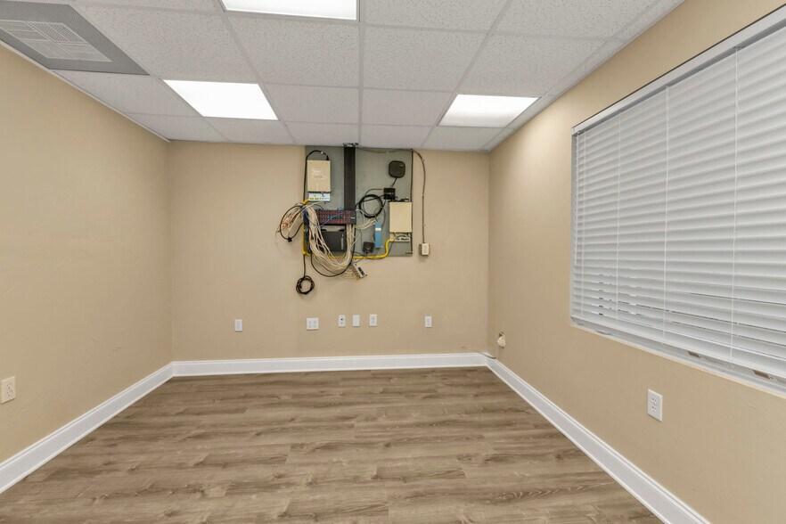 More Photos Of 128 W Charlotte Ave, Punta Gorda Office Residential For Sale