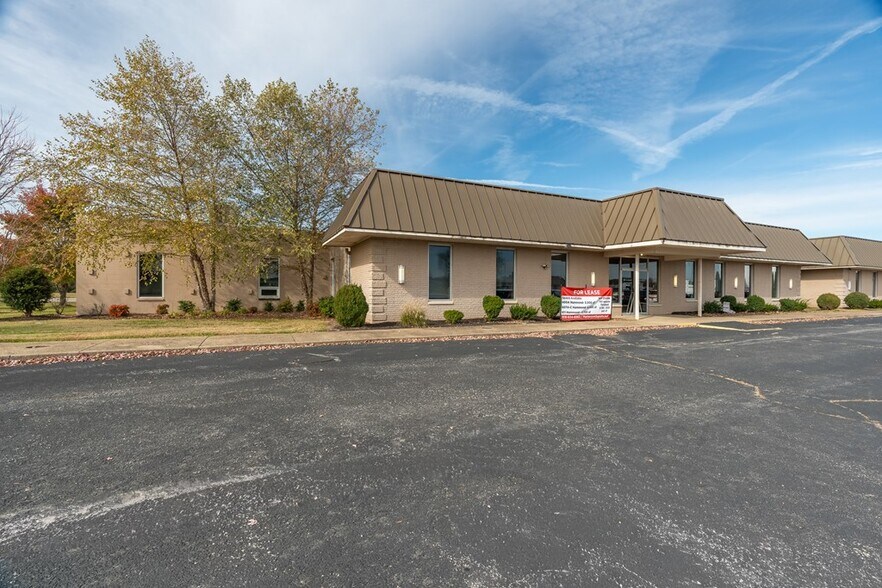 More Photos Of 4011 Fort Campbell Blvd, Hopkinsville Storefront Retail Office For Sale