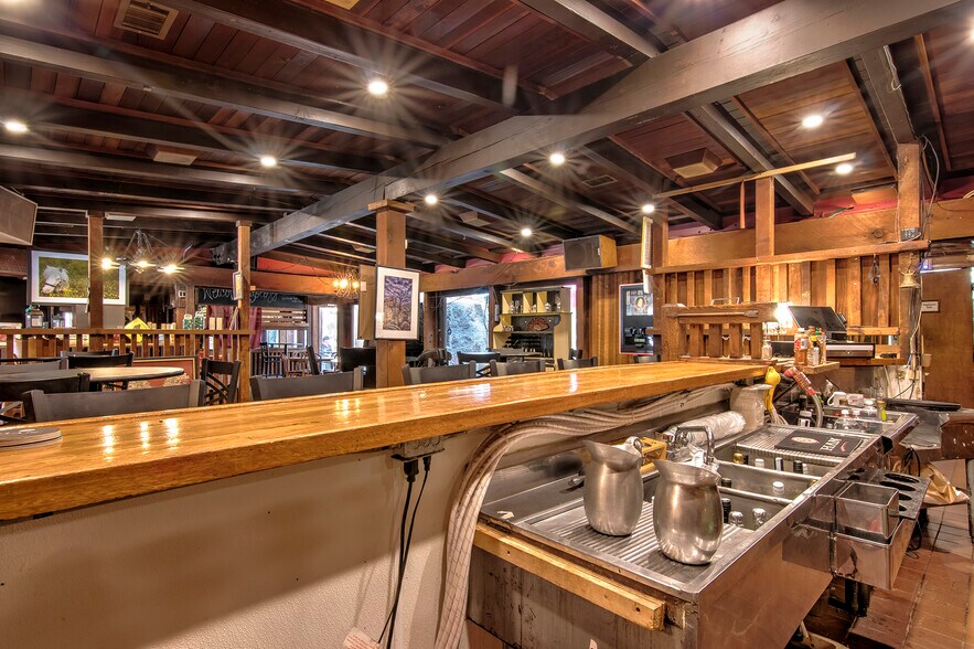 More Photos Of 54905 N Circle Dr, Idyllwild-Pine Cove Restaurant For Lease