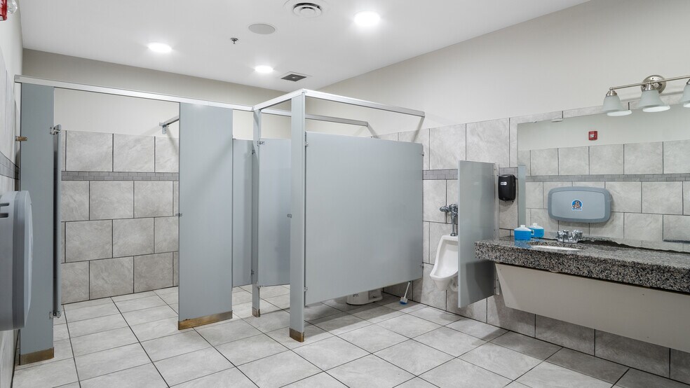 More Photos Of 235 N Mosby Ave, Littleton Restaurant For Sale