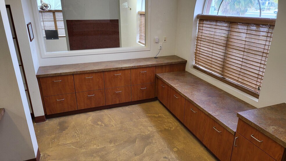 More Photos Of 1825 E Flamingo Rd, Las Vegas Office For Sale