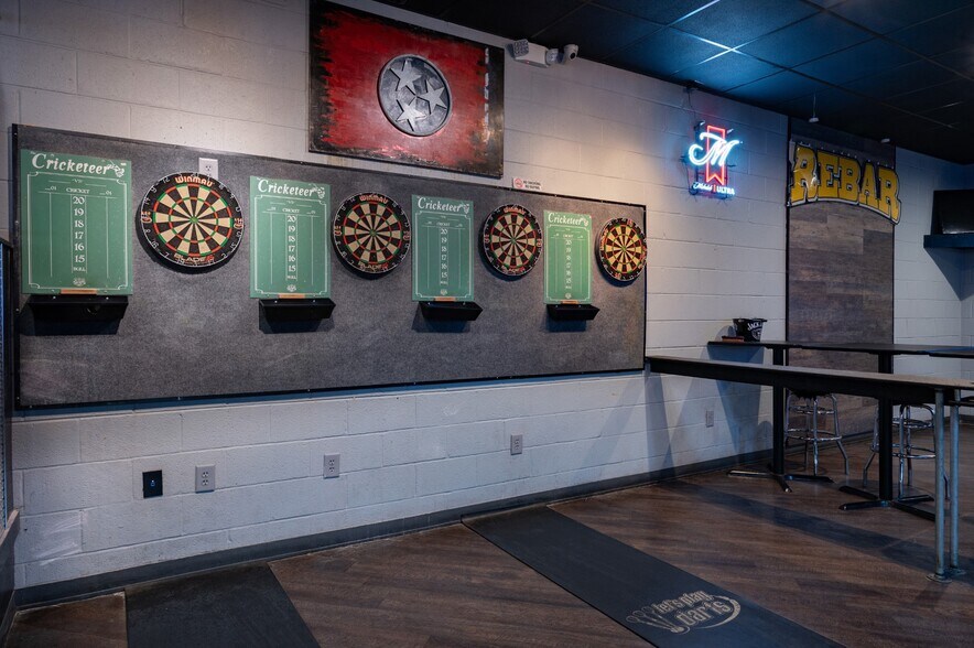 More Photos Of 3248 Blackwood Dr, Nashville Bar For Sale