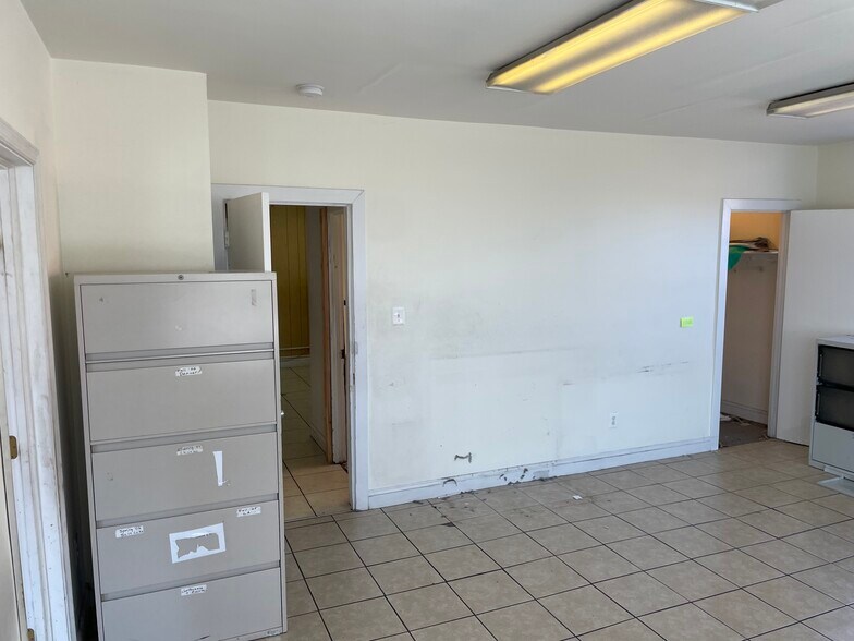 More Photos Of 2010-2012 Rhode Island Ave NE, Washington Storefront Retail Office For Lease