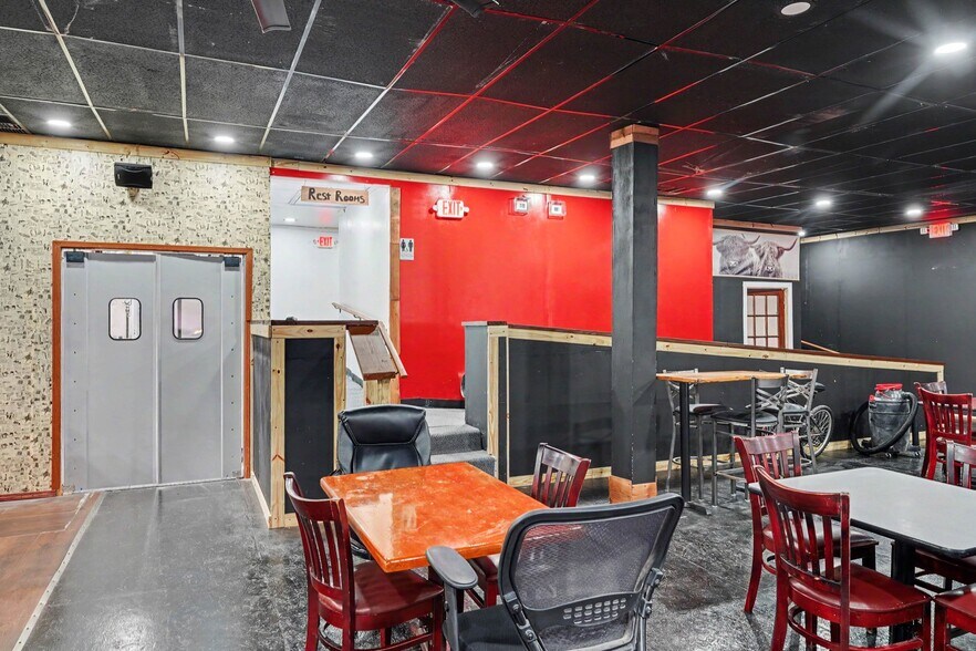 More Photos Of 100 S Market St, Madison Restaurant For Sale