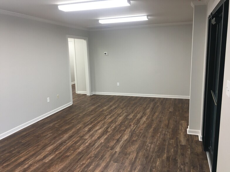 More Photos Of 2718 Ruby St, Gonzales Light Distribution For Sale