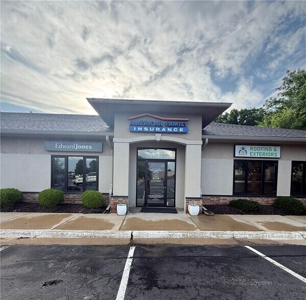 More Photos Of 21628 Midland Dr, Shawnee Office For Lease
