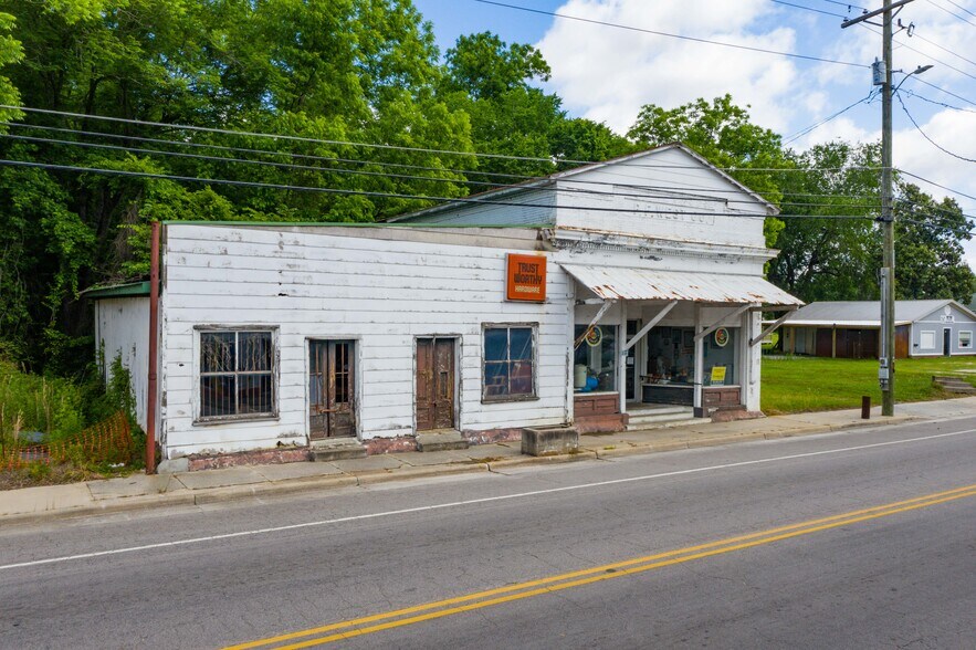 More Photos Of 242 Porcher Ave, Eutawville Freestanding For Sale