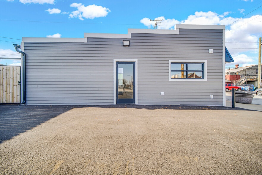 More Photos Of 2816 Martha St, Hammond Flex For Lease