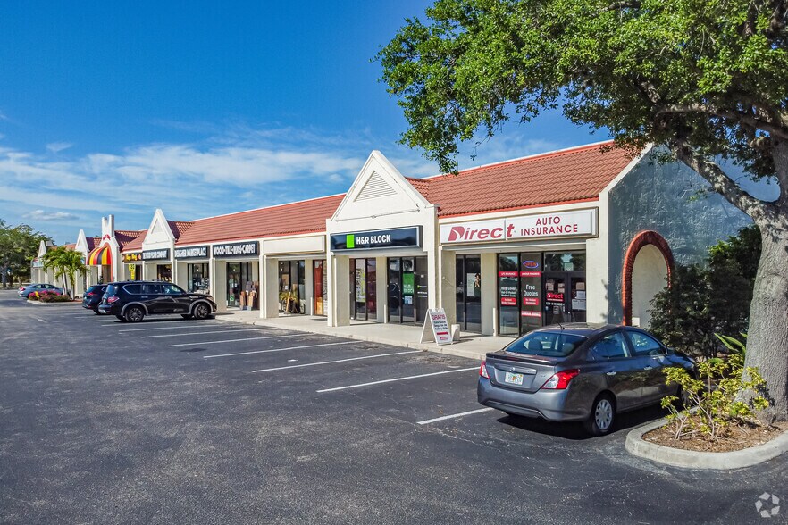 Primary Photo Of 28441 S Tamiami Trl, Bonita Springs General Retail For Lease