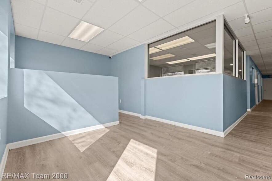 More Photos Of 5153 S Beech Daly St, Dearborn Heights Freestanding For Lease